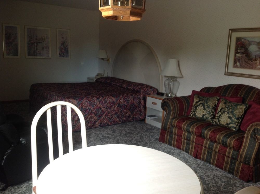 Value Host Motor Inn Marquette Extérieur photo