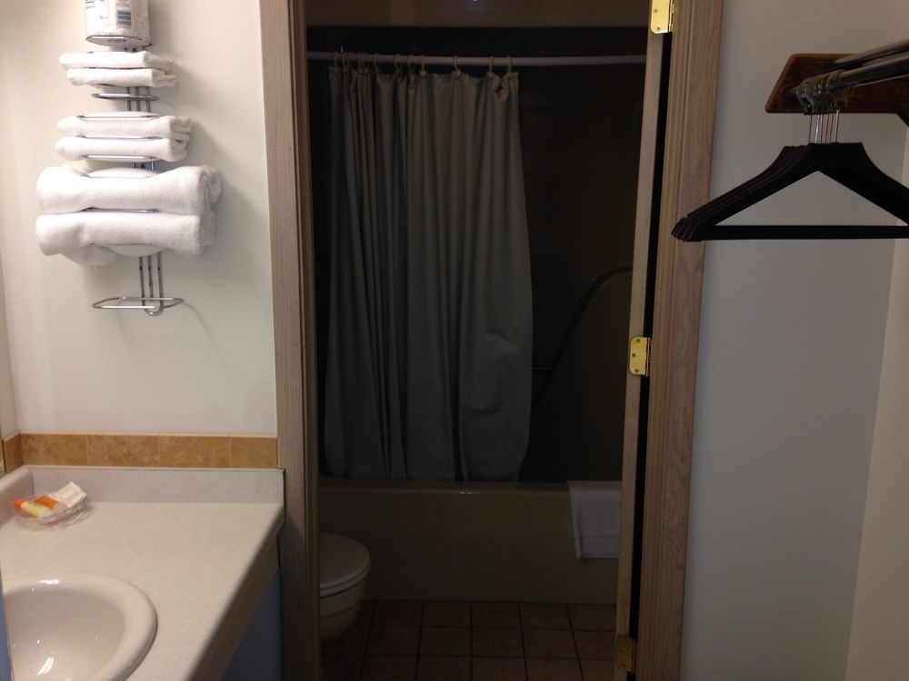 Value Host Motor Inn Marquette Extérieur photo