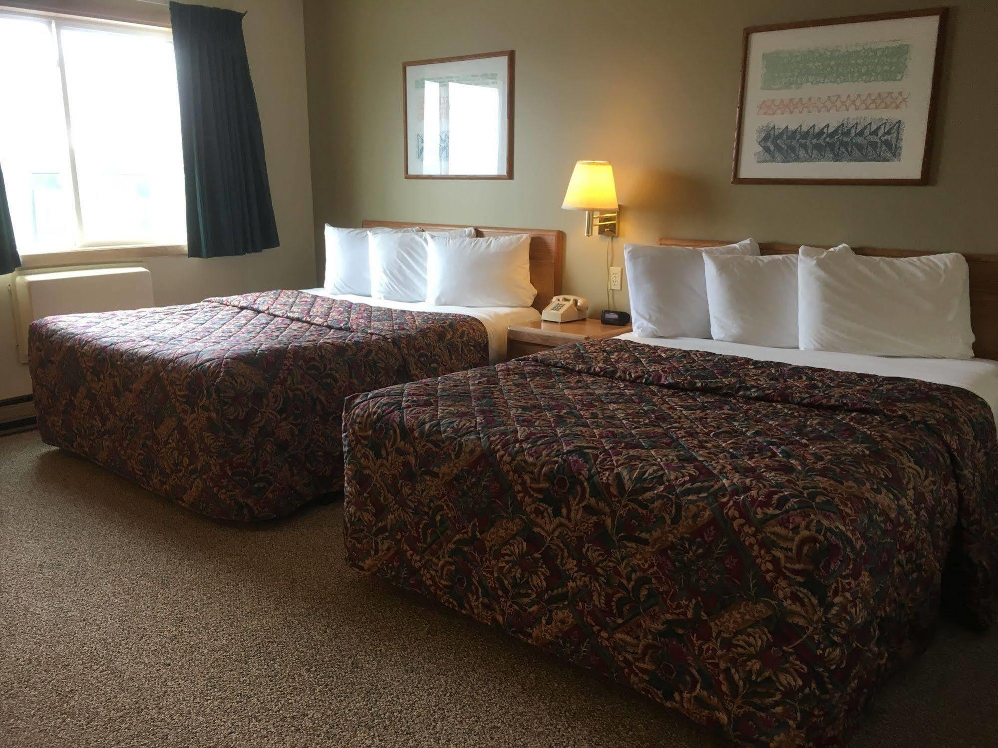Value Host Motor Inn Marquette Extérieur photo